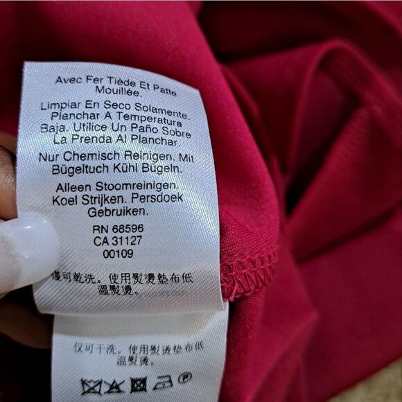 DKNY   - Picture 11 of 16